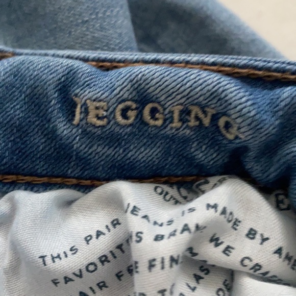 American Eagle Destroyed Jeggings - Picture 5 of 8